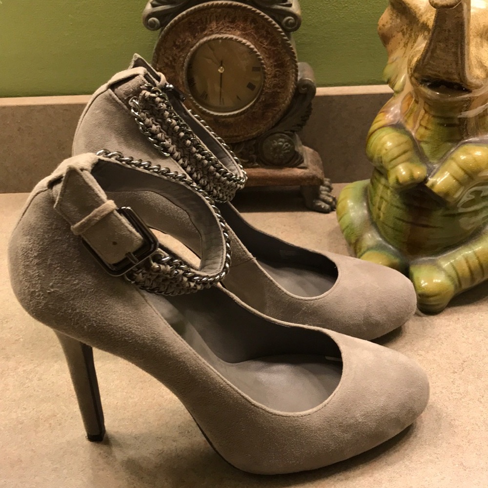 Inc size 9 heel - Picture 3 of 8
